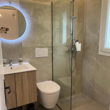 Vista Mare Maisonette 아파트 입소스